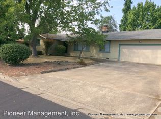 3060 W Shasta Ave, Roseburg, OR 97471