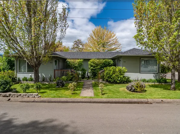 512 W Center St, Roseburg, OR 97471