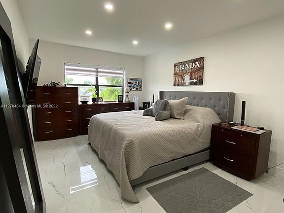 5th image of 8290 Lake Dr APT 427