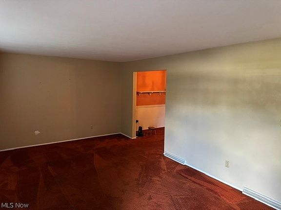 4th image of 463 Colonial Dr