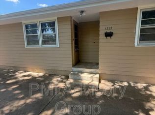 1327 NE Winfield Ave, Topeka, KS 66616