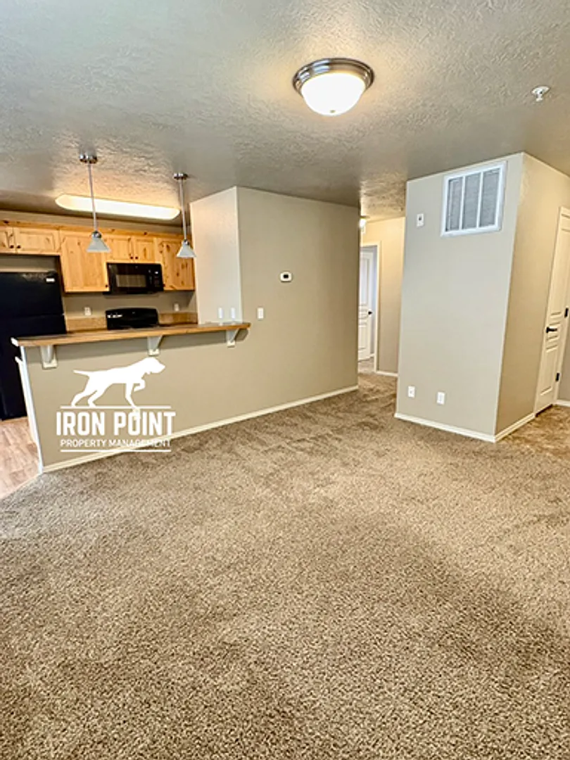 AV16589 — Photo 3