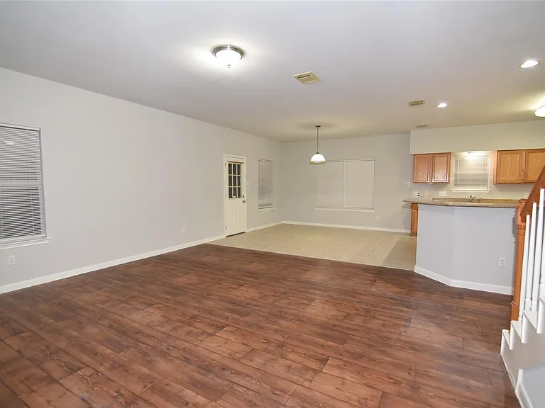 6807 Turtlewood Dr — Photo 9