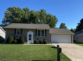 1440 E Locust St, Canton, IL 61520