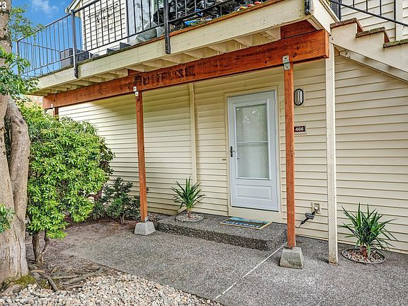 3rd image of 466 N Hayden Island Dr #106