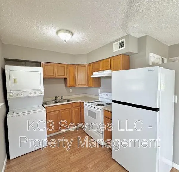 2601 NW Frances St — Photo 6