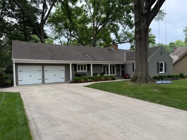 8421 Belinder Rd, Leawood, KS 66206