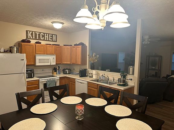 Another view of kitchen
