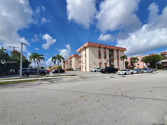 3rd image of 6820 W Flagler St APT 405