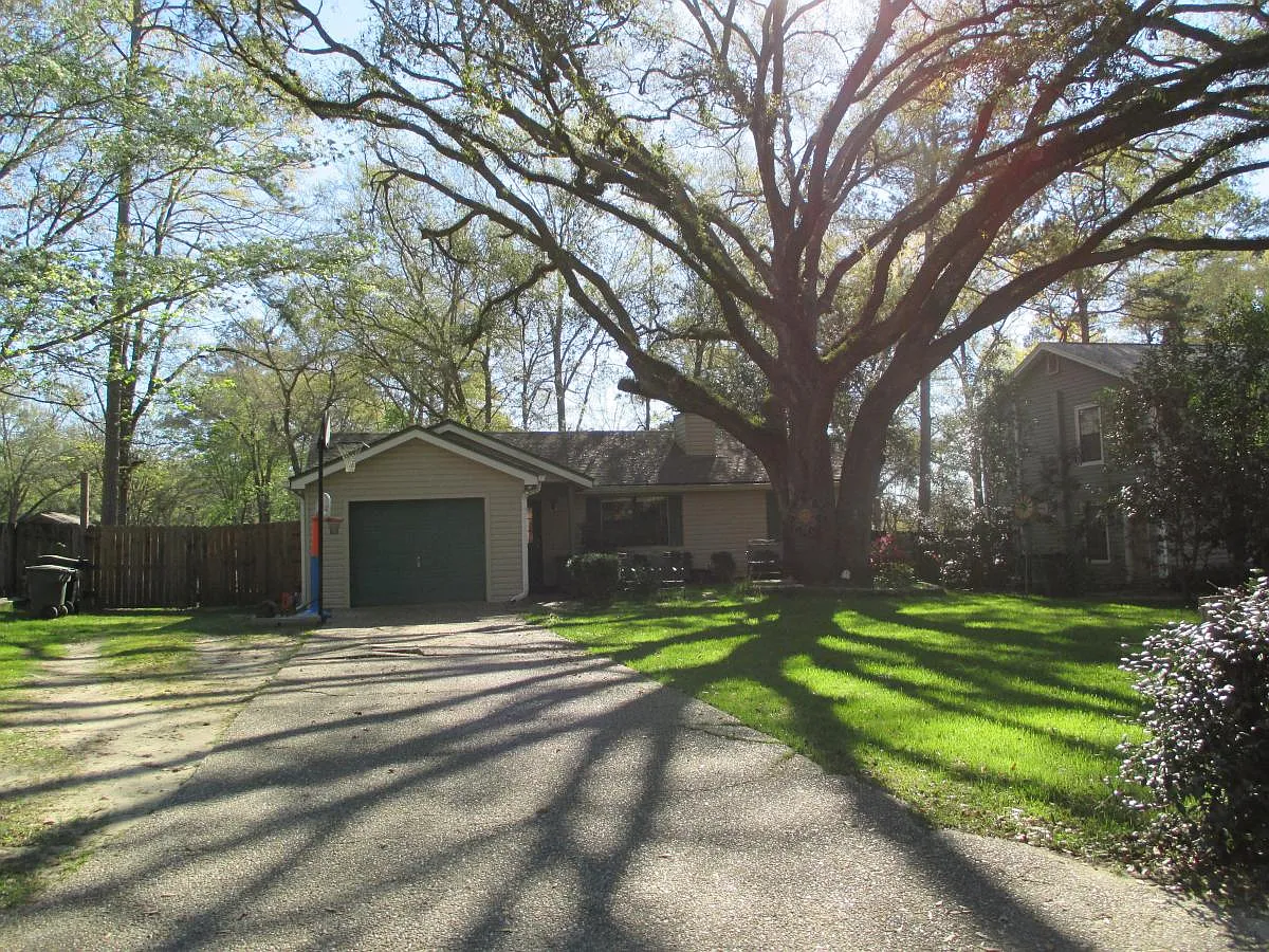 2303 Cumberland Drive — Photo 2