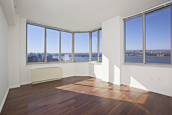 1st image of 561 10th Ave APT 39J