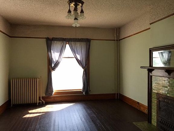 5th image of 236 W Reeder St