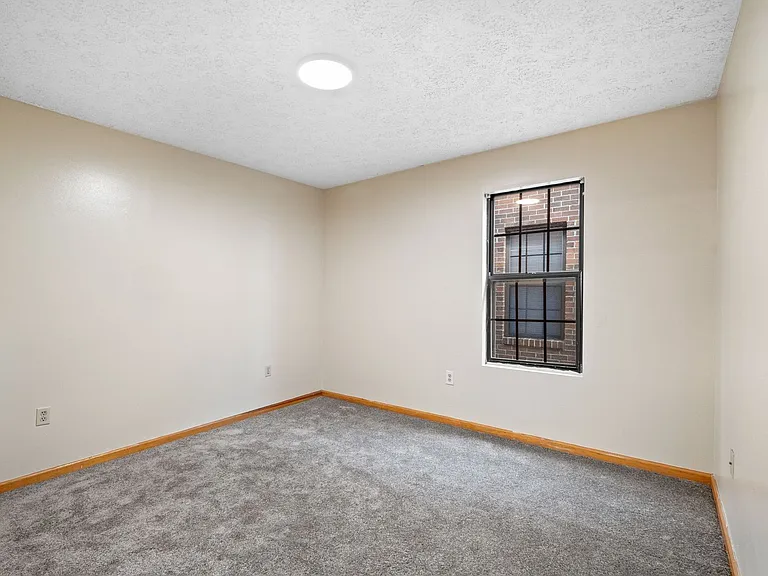 Blueberry Hill Apartments — Photo 22