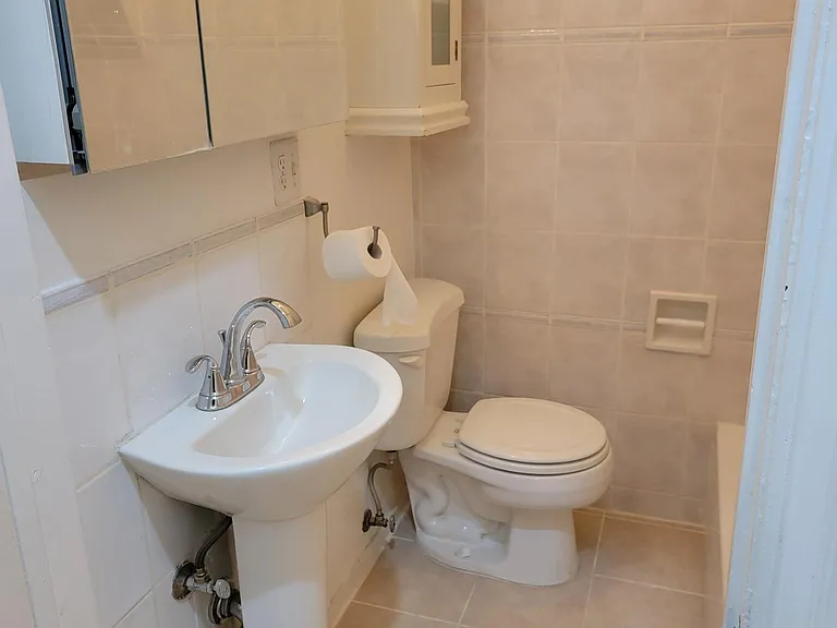 234 S Rexford Dr #2 — Photo 9
