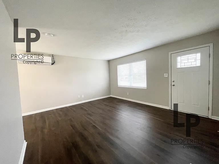3479 Greenlawn Dr — Photo 6
