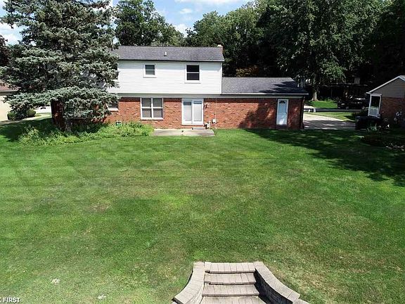 4th image of 54005 Sunderland Dr