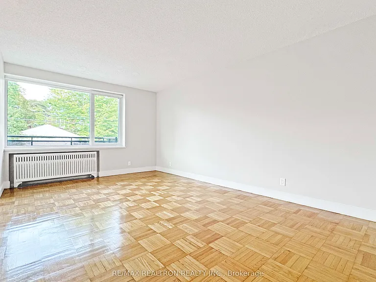 990 Avenue Rd #201 — Photo 6