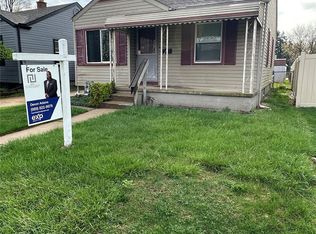 12100 Helen St, Southgate, MI 48195