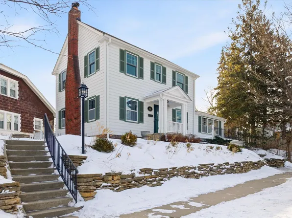 461 Cedar Lake Rd S, Minneapolis, MN 55405