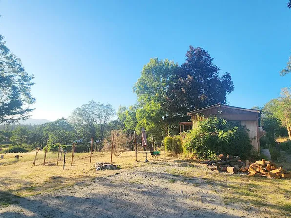 6369 Monument Dr, Grants Pass, OR 97526