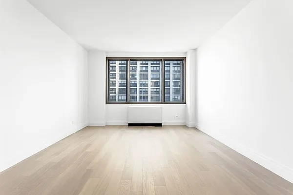 Rented by Olnick Organization | media 7