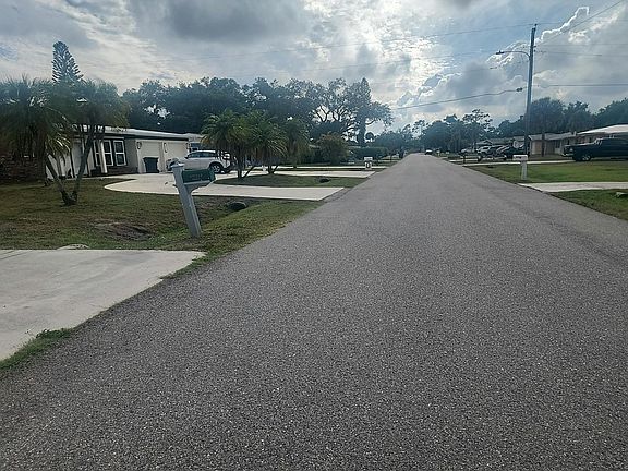 4th image of 1215 Cypress Ave
