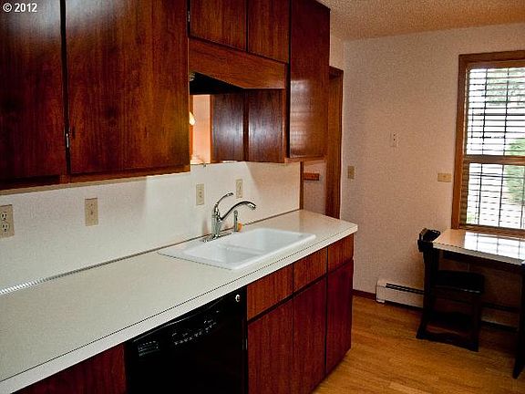 3rd image of 894 NE 5th Ave