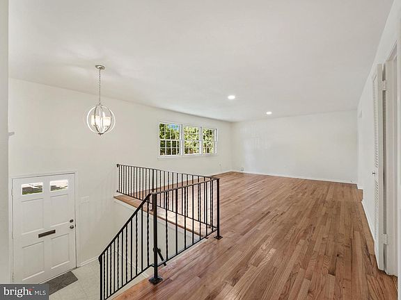 4th image of 200 Evans St