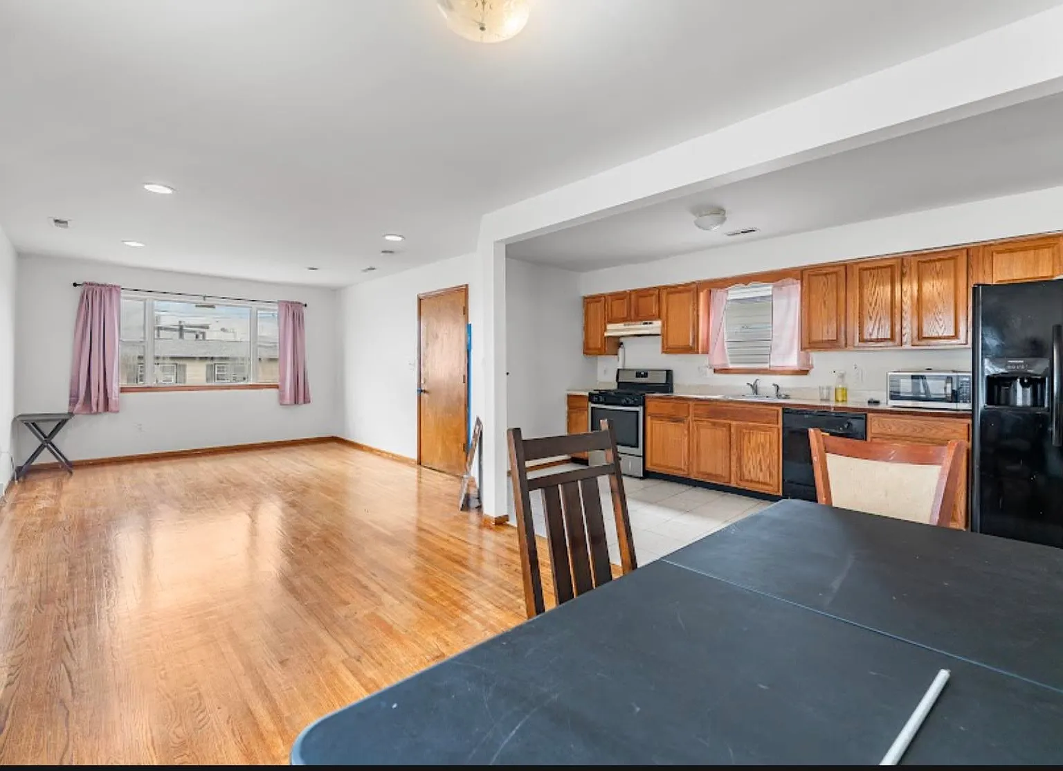 3 bed, 1.5 bath, $2,350 — Photo 1