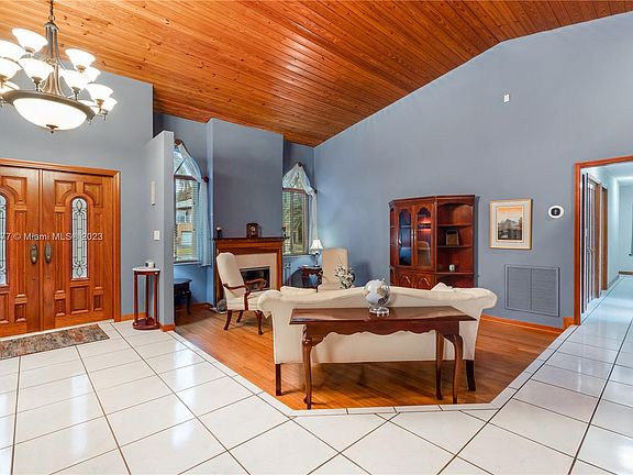 5th image of 17925 SW 83rd Ct