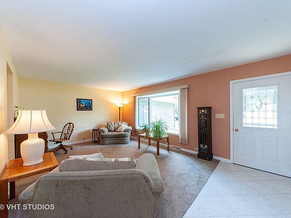 3rd image of 21W310 Sidney Ave
