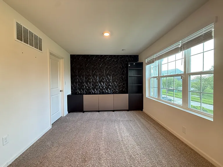 1442 Yosemite Way — Photo 17