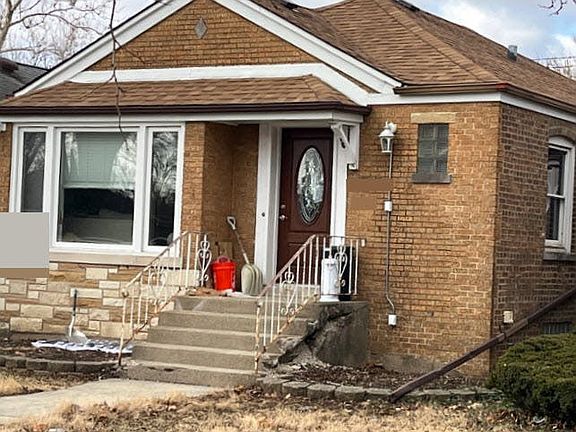 2nd image of 9404 S Millard Ave