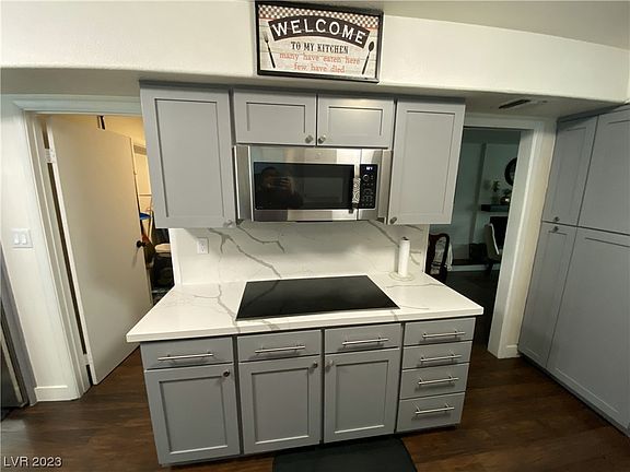 5th image of 1224 Smith St