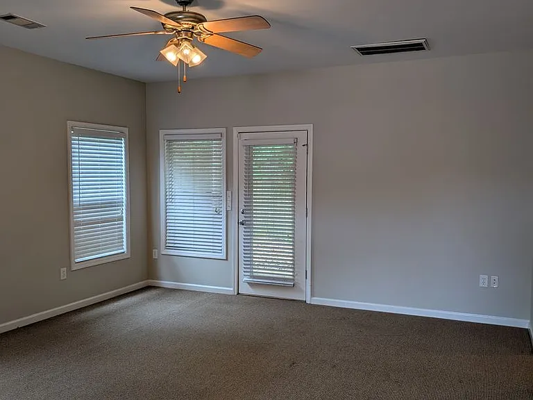 807 Harvard Dr — Photo 17
