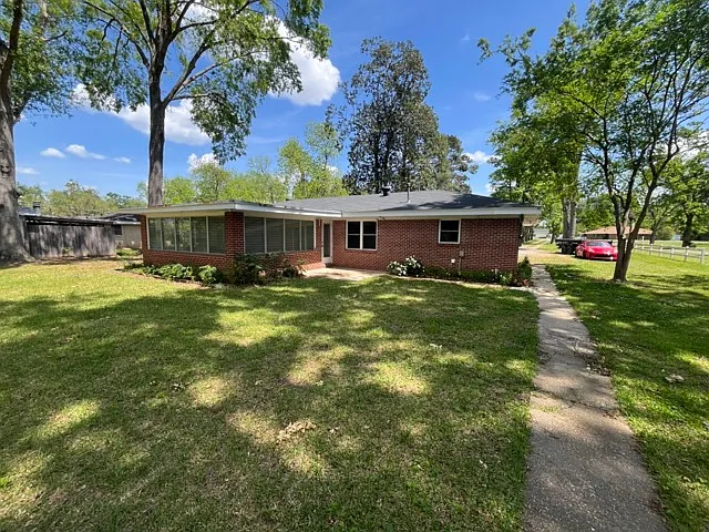 507 Lakeshore Dr — Photo 7