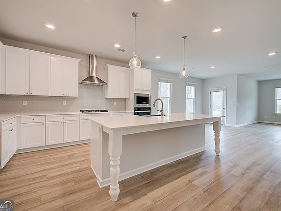 7th image of this home