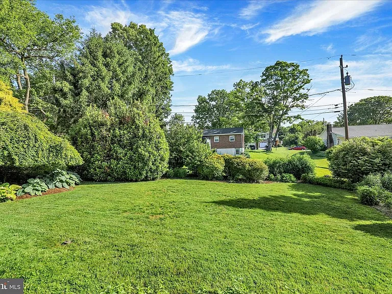 41 W College Ave — Photo 31