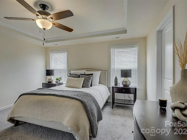 7134 Thornrose Dr — Photo 28