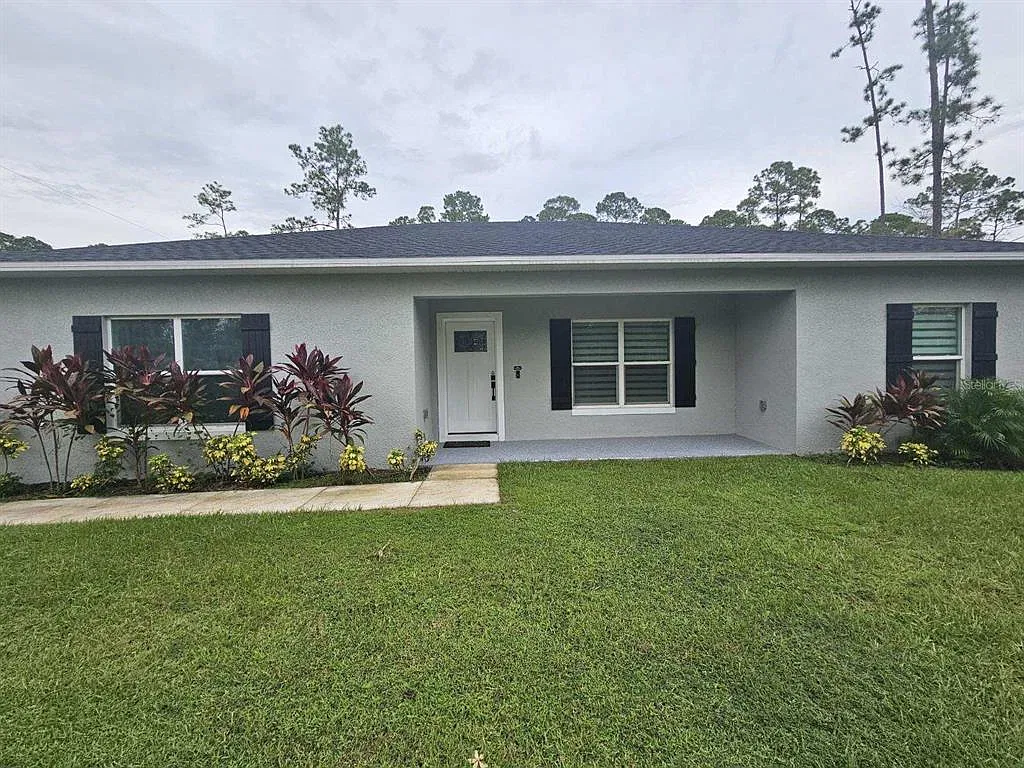 3 bed, 2.0 bath, 1557 sqft, $2,300 — Photo 1
