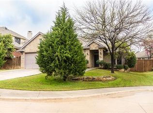 2104 Knoll Ridge Ct, Corinth, TX 76210