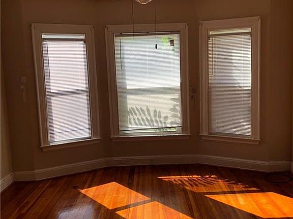 2nd image of 103 Lincoln Park Dr