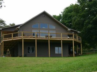 136 Jess Jarrett Rd, Roan Mountain, TN 37687
