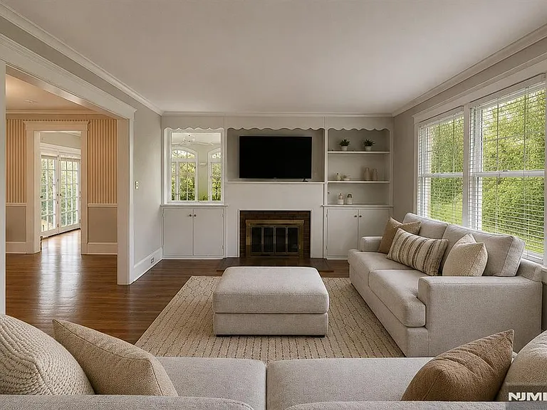 84 Valley View Ave — Photo 3