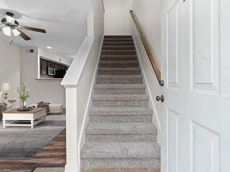 Sonoma Ridge Luxury Apartments — Photo 37