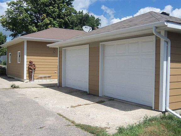 2nd image of 309 W Crawford St