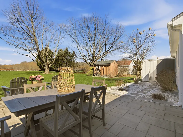 415 Wapping Rd — Photo 43