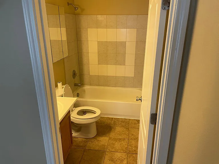 512 Lakeside Dr — Photo 10