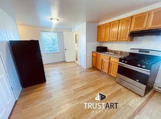 4656 Penn St #3, Philadelphia, PA 19124