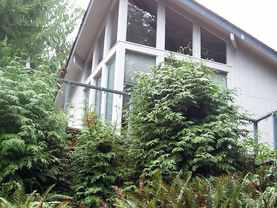 1st image of 211 E Camus Dr